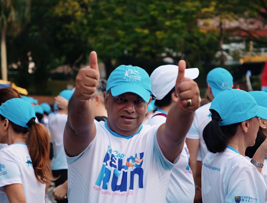 Tony Fernandes Thumbs Up Running event